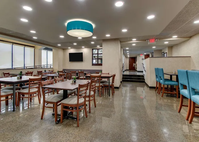 Best Western Plus Indianapolis North At Pyramids