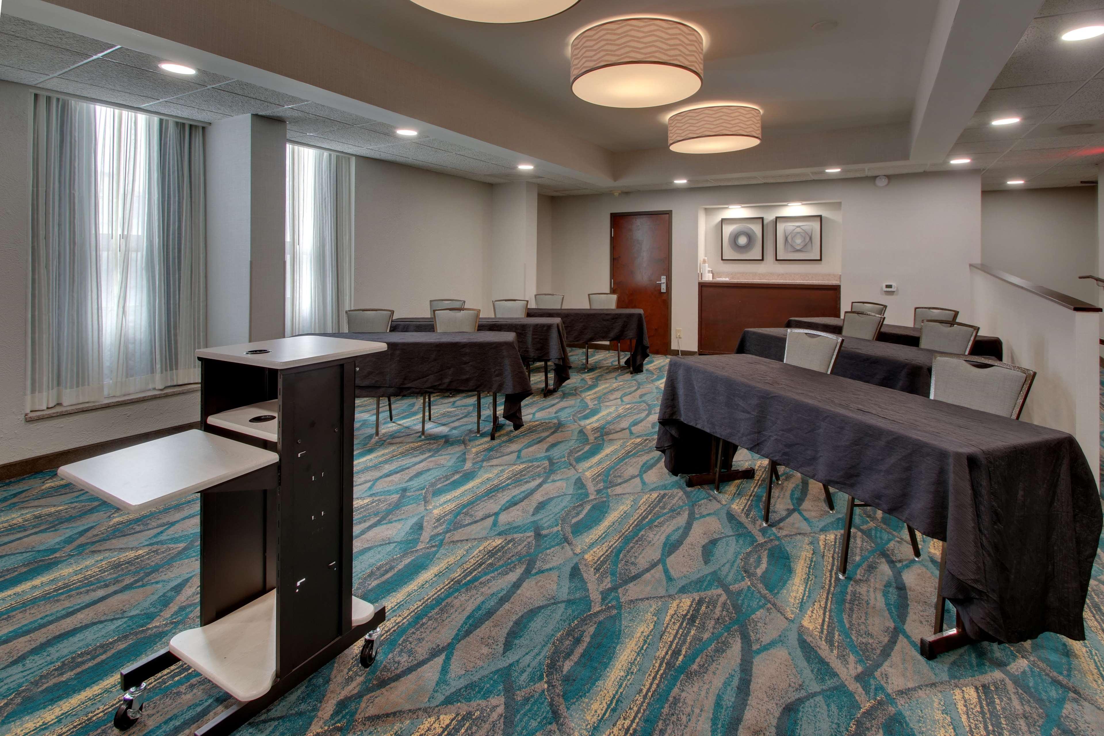 Best Western Plus North At Pyramids 3*